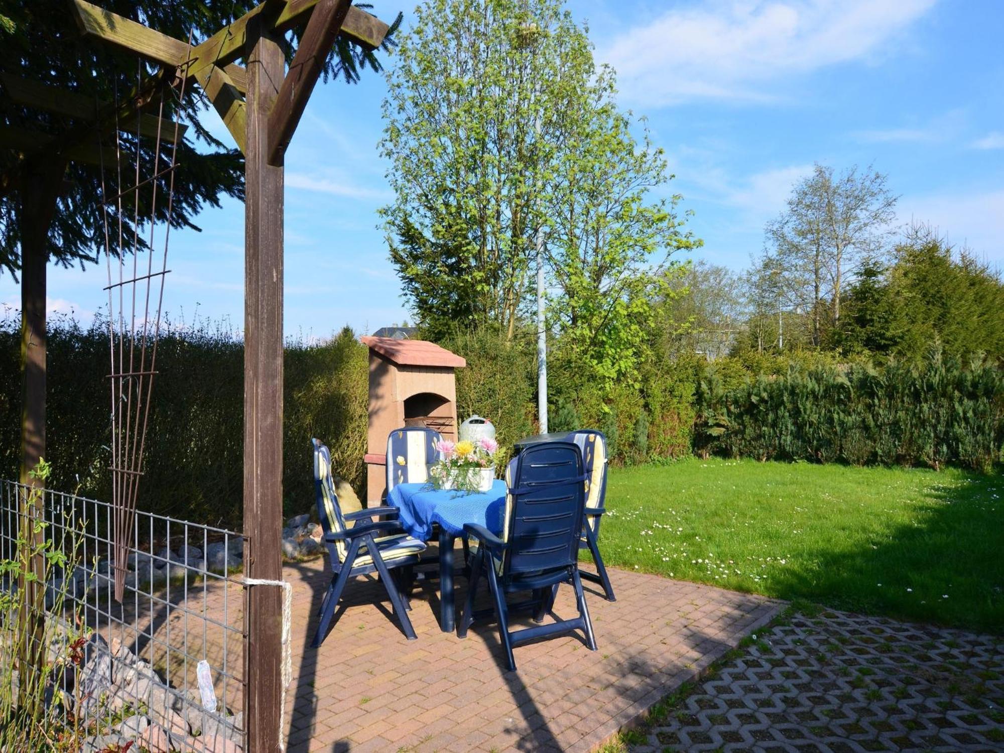 Holiday Home With Garden Neustadt am Rennsteig Eksteriør billede