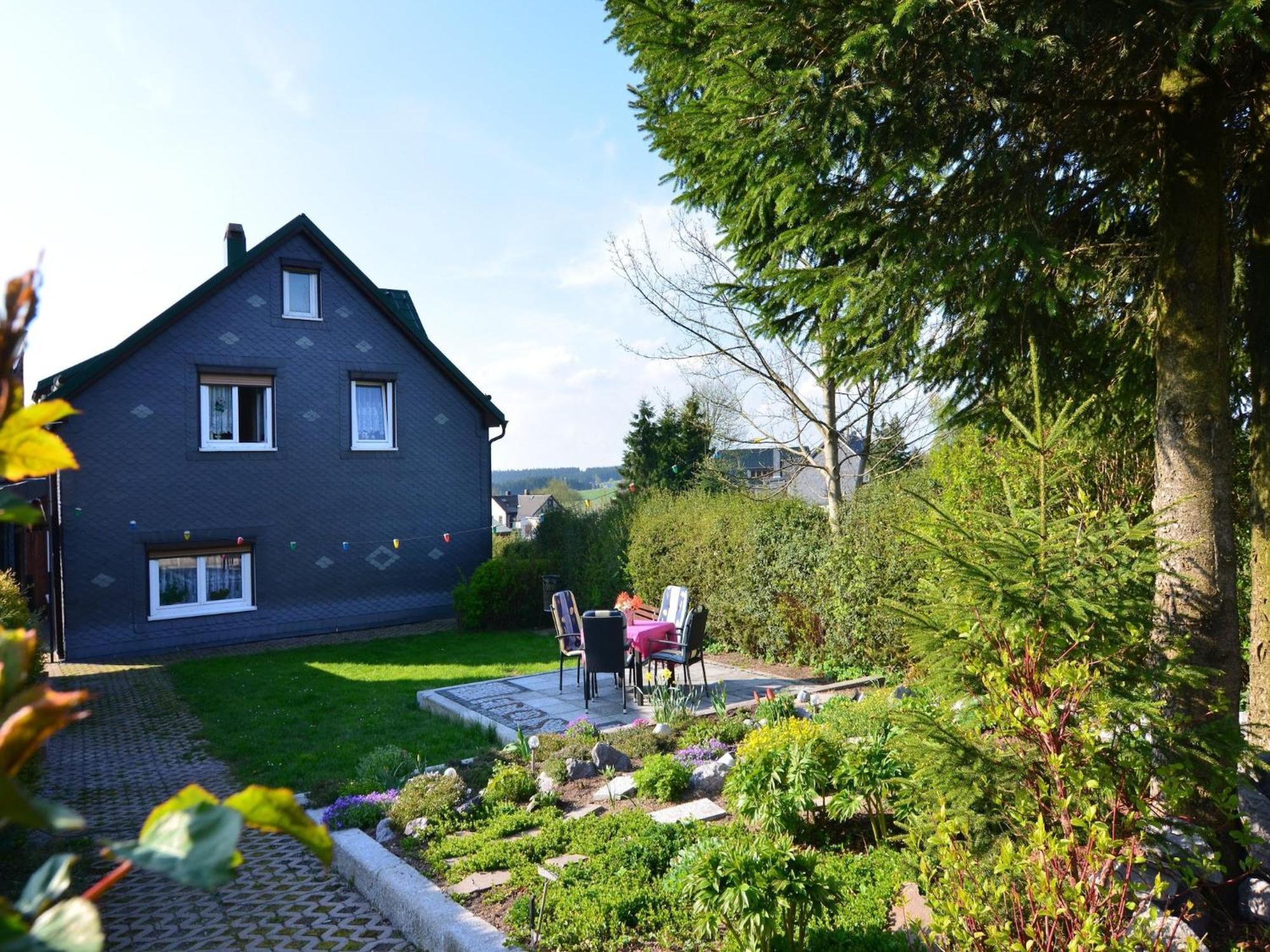 Holiday Home With Garden Neustadt am Rennsteig Eksteriør billede